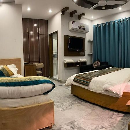 Hotel Holiday Lahore Eksteriør bilde