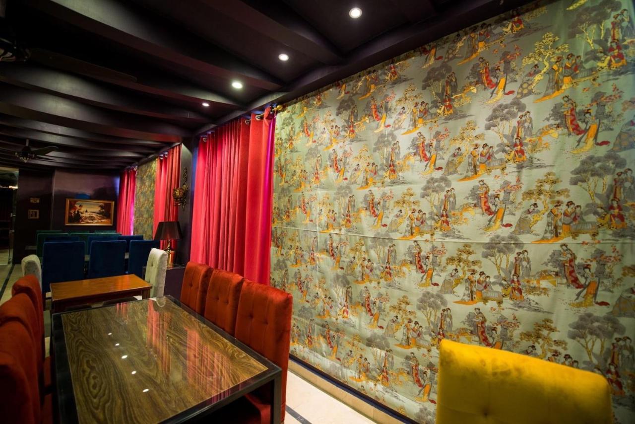 Hotel Holiday Lahore Eksteriør bilde