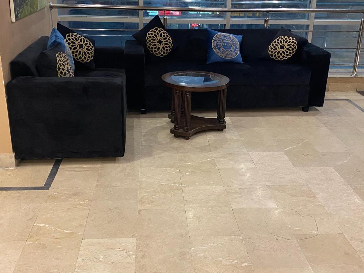 Hotel Holiday Lahore Eksteriør bilde