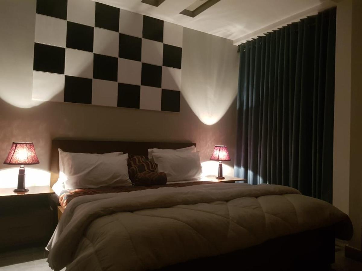 Hotel Holiday Lahore Eksteriør bilde